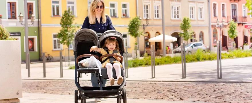 Dobry wózek spacerowy dla dwójki - zobacz na co MUSISZ zwracać uwagę przy wyborze dobrego wózka.