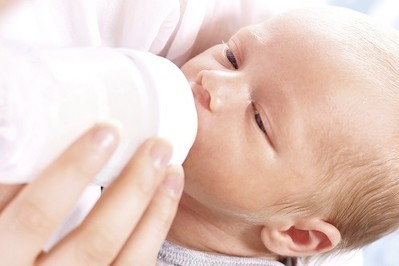 Rodzaje mleka modyfikowanego – jak dobrać odpowiednie mleko dla Twojego dziecka?