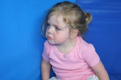 Te bóle u dziecka to niepokojący objaw - jak je leczyć?