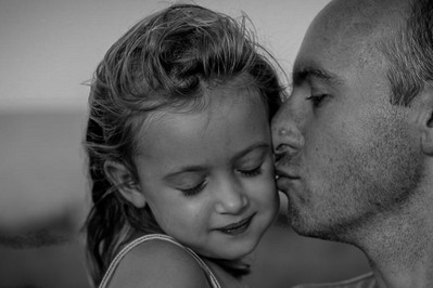 Relacja ojciec - córka: czy ma wpływ na życie dziewczynki w przyszłości 