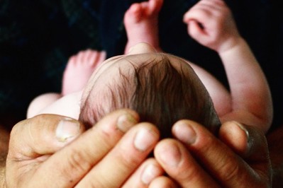 Kontakt skóra do skóry po porodzie – dlaczego jest potrzebny?