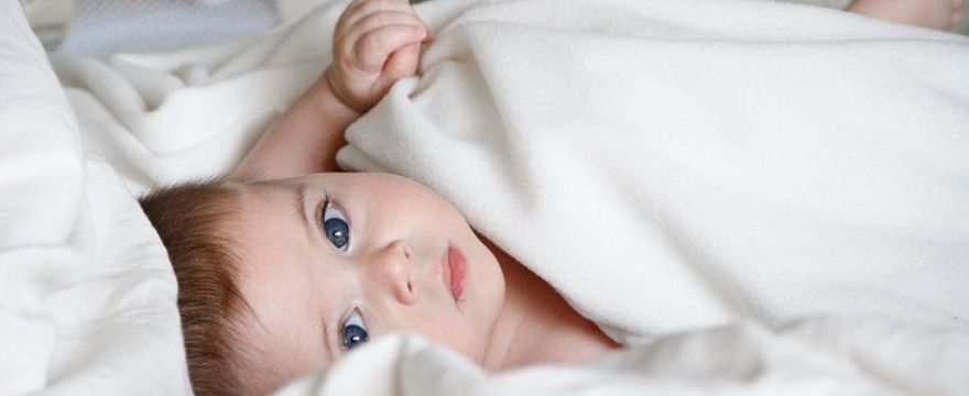 Kąpiel niemowlaka: jak zorganizować miejsce do kąpieli w pokoju dziecka?