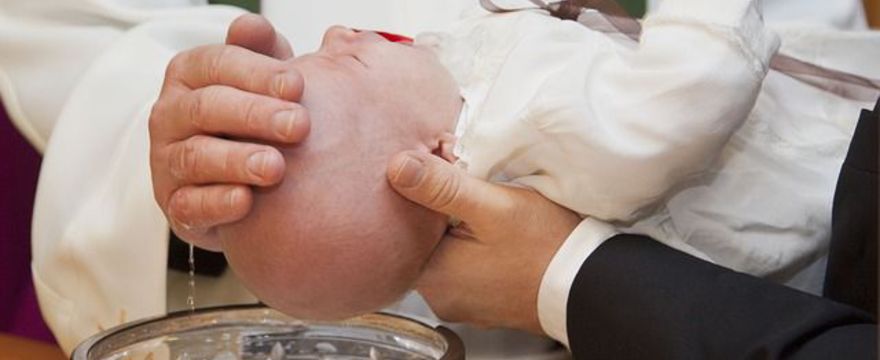 Czym jest Chrzest Święty? – wywiad z księdzem