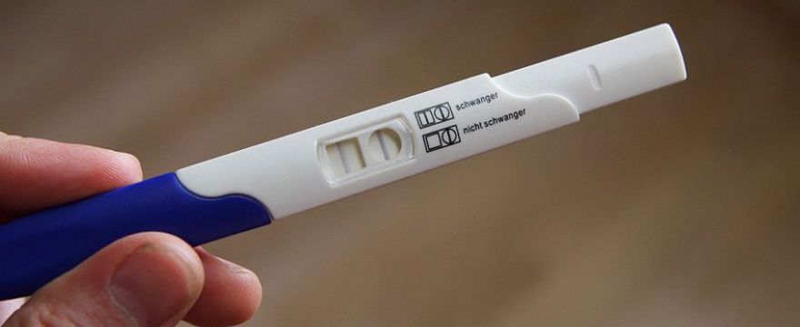 Test ciążowy: kiedy najwcześniej wykrywa ciążę?