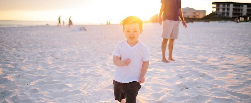 Dziecko w upale: jak je chronić? 