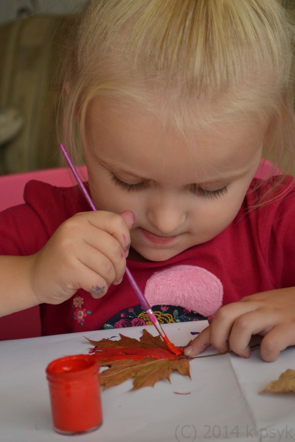 Jesienne malowanie liści