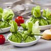 Zdrowy smak natury:  Przepis na zielone kieszonki z wędzonym twarogiem i pastą z pestkami słonecznika, ogórkiem i koperkiem